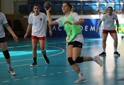 A Milli Kadın Hentbol Takımı, Fransa ve Hırvatistan maçı için kampa girdi