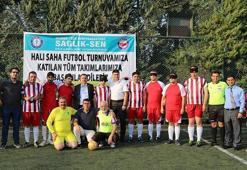 Görme engelli sağlıkçılardan futbol şovu