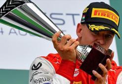 Schumacher'in oğlu F2 kariyerinin ilk birinciliğini aldı