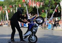Sultanahmet Meydanı'nda motosiklet şov!