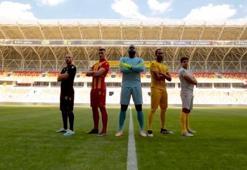 Yeni Malatyaspor, kayısılı forma tanıtımı yaptı