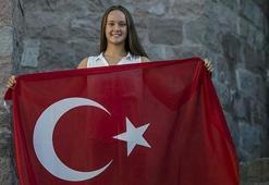 Bakan Kasapoğlu'ndan Viktoria Zeynep Güneş'e tebrik mesajı
