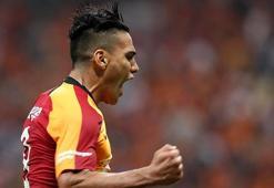 Galatasaray'da Falcao, Diagne'yi solladı!