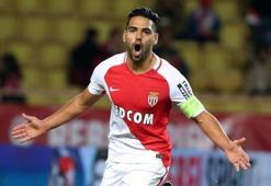Jorge Mendes Galatasaray'ın istediği Radamel Falcao'yu bedavaya getiriyor