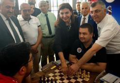 Türkiye İş Bankası Satranç Süper Ligi'nde devler sahneye çıktı