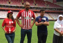 Antalyaspor'dan Ali Gürbüz'lü forma tanıtımı