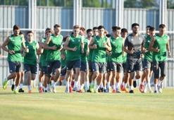 Bursaspor hazırlıklarına altyapıdan çıkardığı gençlerle başladı
