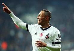 Eski Beşiktaşlı Adriano, Athletico Paranaense'ye transfer oldu