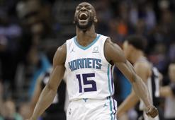 Kemba Walker, Celtics'e transferini doğruladı