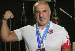 46 yaşında Dünya Kick Boks Kupası 3.'sü