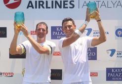 Turkish Airlines Antalya Open'da çiftler zaferi Jonathan Erlich/Artem Sitak'ın!