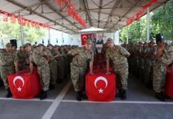 Bedelli askerlik yapan Tolgay ve Musa terhis oldu