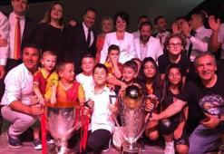 Galatasaray'ın 22. şampiyonluk kutlamaları Kuşadası'nda devam etti