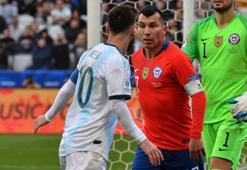 Lionel Messi ve Gary Medel arasında büyük gerilim! İşte o anlar...
