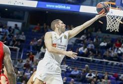 Real Madrid, Fabien Causeur ile 3 yıllık sözleşme yeniledi
