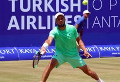 Adrian Mannarino'dan etkileyici geri dönüş