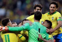 Brezilya Copa America'da finale yüksledi