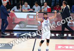 Anadolu Efes'te Vasilije Micic, Fenerbahçe maçı sonrası gözyaşlarını tutamadı!