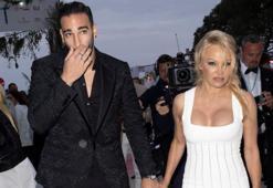 Pamela Anderson, Adil Rami'nin kendisini aldattığını açıkladı!