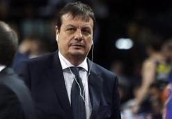 Ergin Ataman parkeye çıktı, maç başlamadan ilk anons geldi