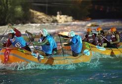 Rafting Dünya Şampiyonası'nda gece yarışları yapıldı