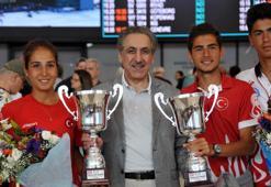 Dünya tenis şampiyonları Türkiye'ye döndü
