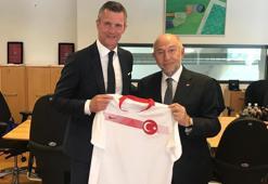 TFF Başkanı Özdemir, İzlanda Federasyon Başkanı ile bir araya geldi