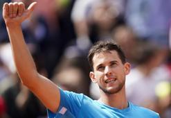 Djokovic ve Thiem yarı finale yükseldi