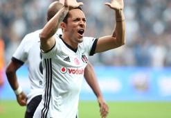 Adriano resmen açıkladı! İşte yeni takımı