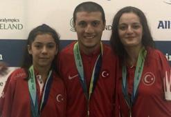 Para yüzücüler madalyaları topladı