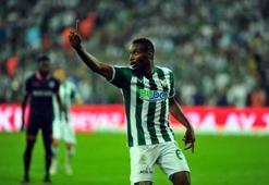 Bursaspor'un santrforları, önceki oyuncuları mumla arattı
