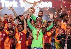 Galatasaraylı futbolcular şampiyonluk kutlamalarına hangi şarkılarla çıktı?