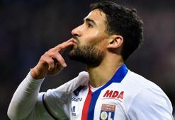 Resmen açıklandı! Nabil Fekir, Olimpik Lyon'dan ayrılıyor!
