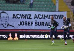 Josef Sural'ı sahada andılar