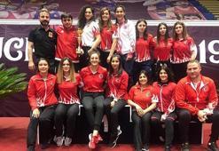 Genç Kadın güreşçiler Romanya'da ikinci oldu