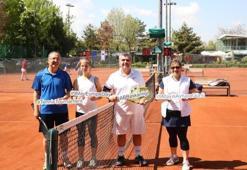 Avrupa Günü Tenis Turnuvası'nda büyükelçiler raket salladı