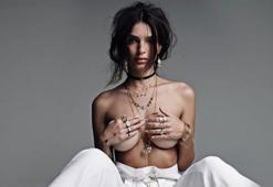 Ünlü manken Emily Ratajkowski gözaltına alındı!