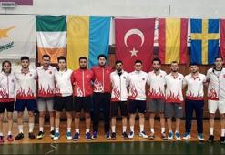 Milli badmintoncular Yunanistan'da madalya peşinde