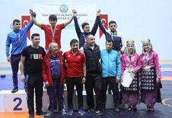 Serbest güreşte şampiyonlar belli oldu