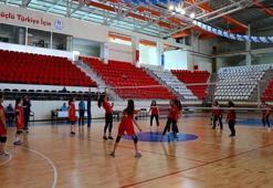 Genç Kızlar Voleybol müsabakaları başladı
