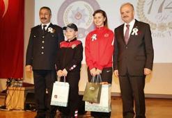 18 yaşında 110 madalyası var