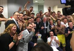 Basketbol camiasından Fenerbahçe'ye tebrik mesajları