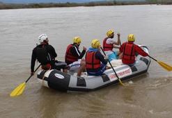 Murat Nehri'nde Rafting Heyecanı