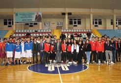 Potada kızlarda Erzurum erkeklerde Kayseri şampiyon