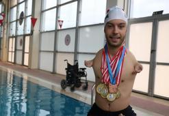 Şampiyon yüzücü geri döndü