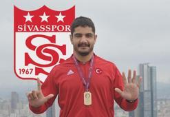 Taha Akgül: Ailecek fanatiğiz!