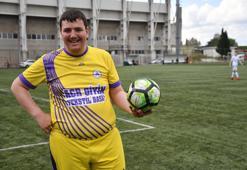 140 kiloluk futbolcu görenleri hayrete düşürüyor!