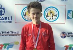İşitme engelli sporcu Emir Vatansever başarıya doymuyor