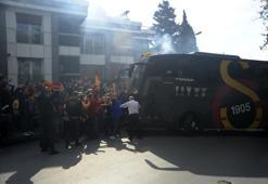 Galatasaray kafilesi, Fenerbahçe derbisi için Ülker Stadyumu'na ulaştı!
