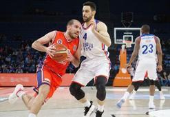 Anadolu Efes: 86 - Bahçeşehir Koleji: 73